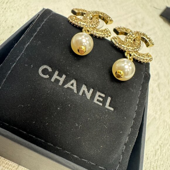 Chanel earrings - Picture 4 of 5
